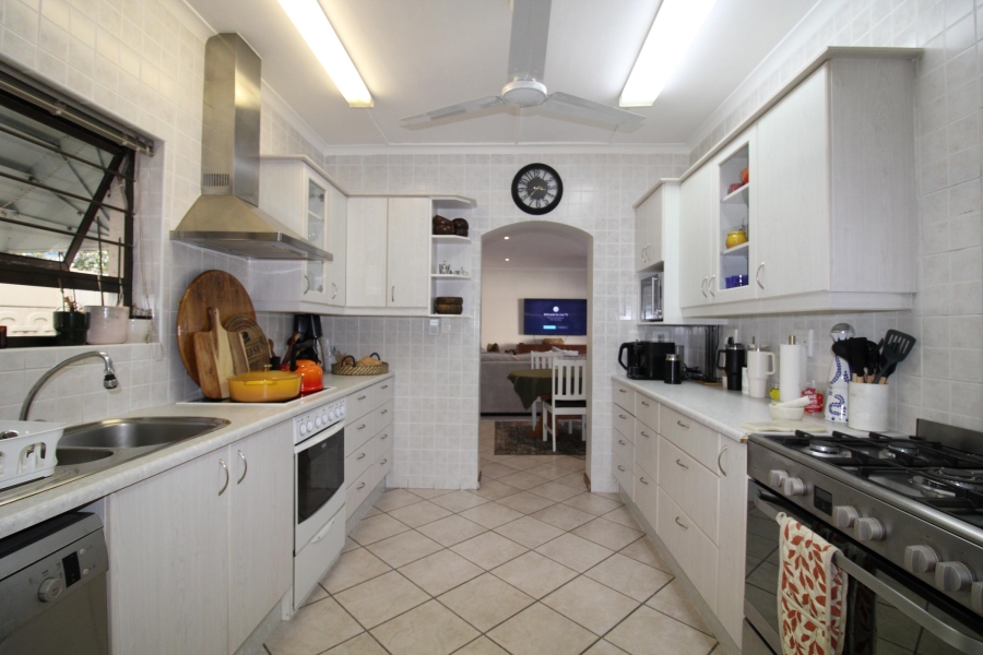 To Let 3 Bedroom Property for Rent in Somerset West Western Cape